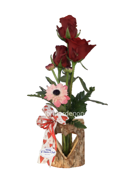 3 rose rosse in vasetto cuore in corteccia