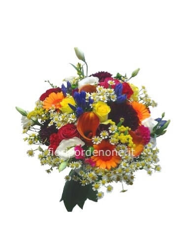 Bouquet di fiori assortiti con rose rosse